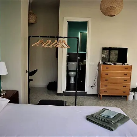 Urban A Apartment *